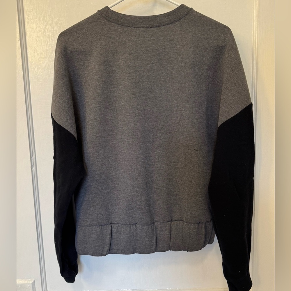 & Other Stories Colorblock Two Tone Chiffon Sleeve Crewnneck Sweater Grey Black - Picture 2 of 8
